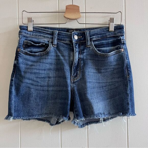 Judy Blue Mid Rise Fray Hem Boyfriend Fit Denim  Shorts - Picture 1 of 11